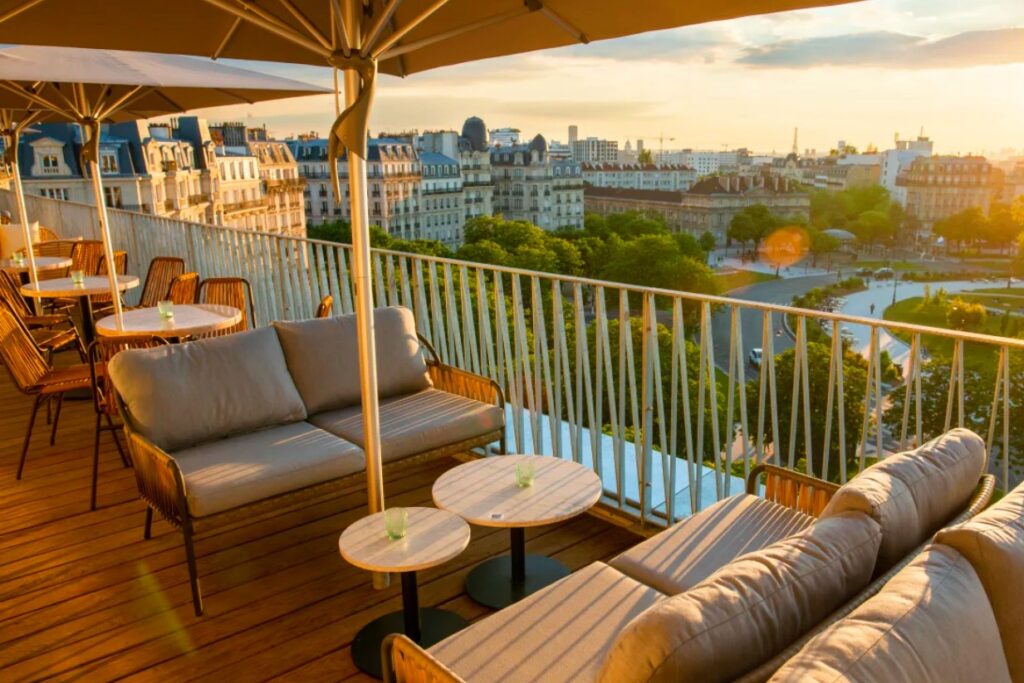 Some of the Best Things to Do in Paris & The Best Hostels –